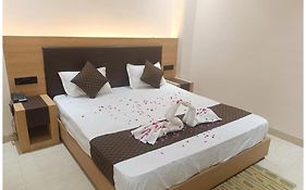 Hotel Premium Rudram Atithi Niwas Varanasi, Near Kashi Vishwanath Temple And Ganga Ghat- Fully Air Conditioned & Spacious Room - Prime Location Book It Early